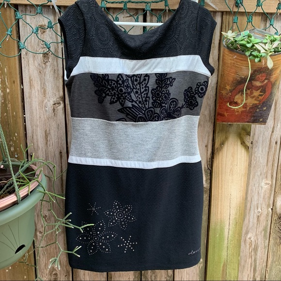 Desiqual black, silver, gray size XL dress. Fully lined with a low back - Picture 1 of 9